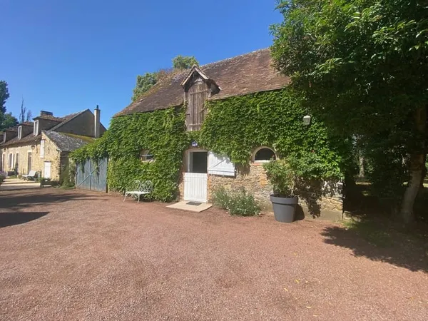 Nouveauté Proche LA SUZE SUR SARTHE, belle fermette de 174 m