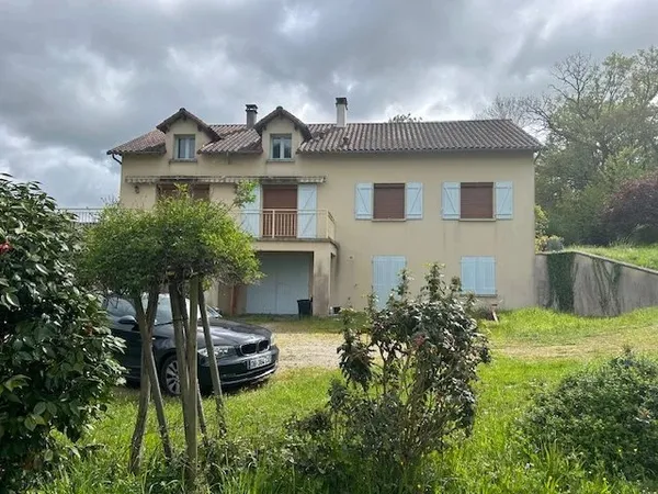 Pavillon 8 pièces - sous sol complet