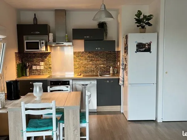 Appartement meublé 50m2 proche plage, Chantiers et Airbus