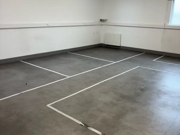 Local d’activité et entrepôt Location Manou  45m² 270€