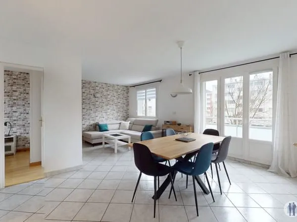 Appartement t4 propre avec balcon vue parc