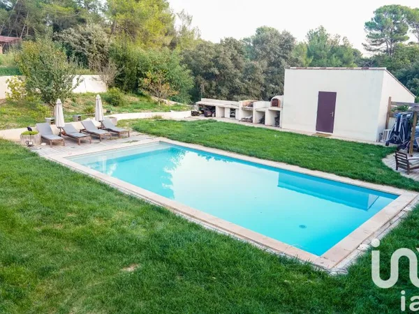 Maison 5 pièces 225 m²