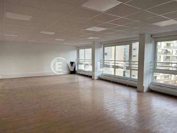 Local 949 m²