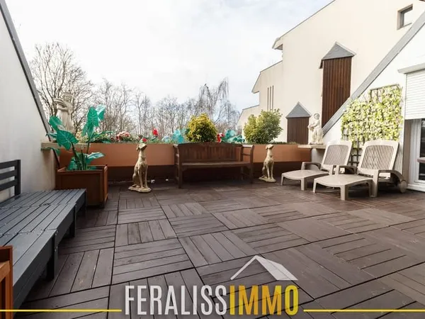 Appartement F5 avec terrasse et parking !