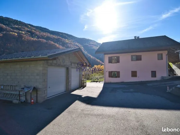 Maison 8 pièces 202 m²