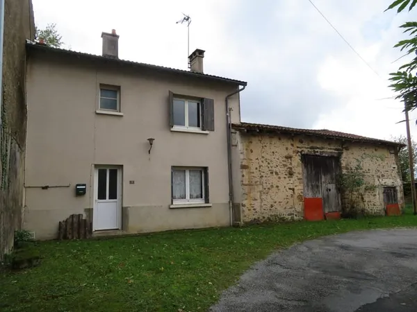 Maison de campagne avec grange et jardin