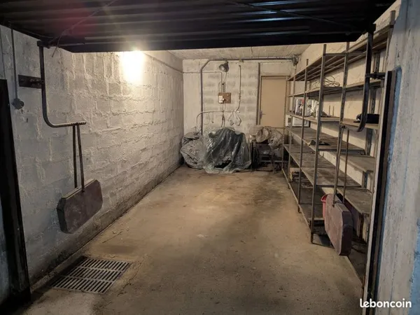 Grand Parking / box à Nice de 17 m²