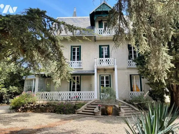Maison 8 pièces 223 m²