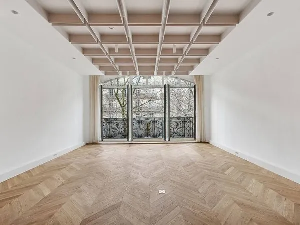 Bureau 321 m²