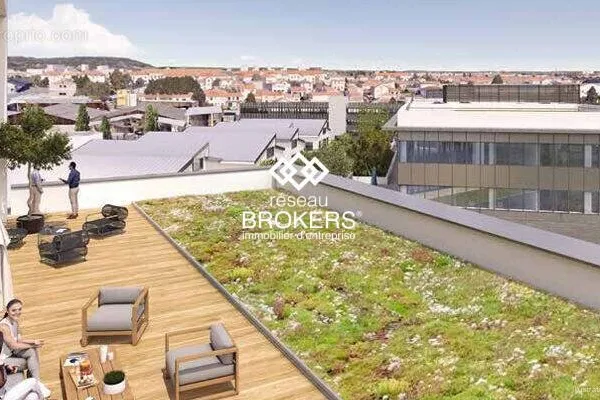 Commerce 283 m²