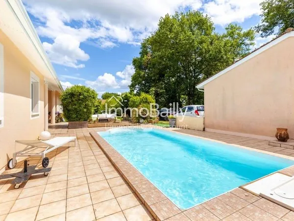 Maison de plain-pied 8 pièces 181 m²