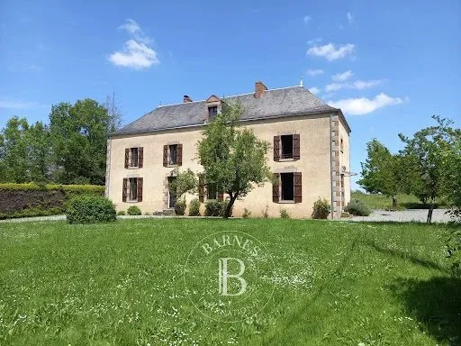 Maison 13 pièces 310 m²