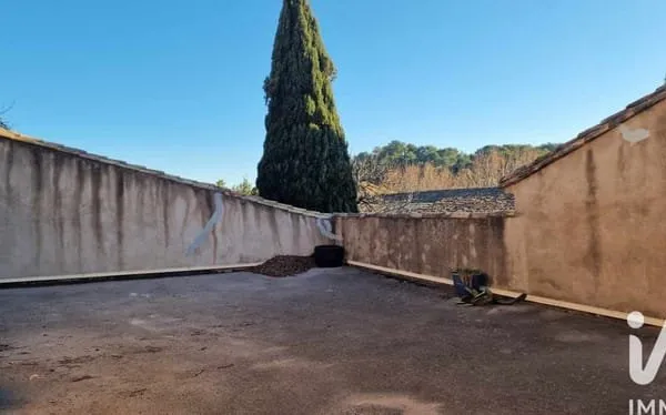 Bâtiment 165 m²