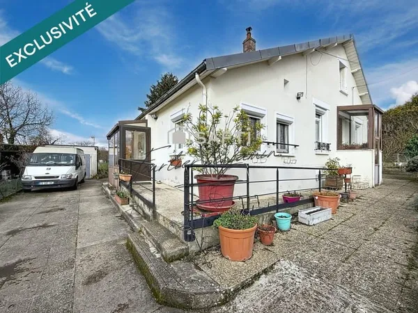 Maison 5 pièces avec terrain arboré et dépendance