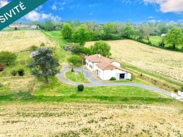 CORPS DE FERME AVEC DEPENDANCE ET GRAND JARDIN CLOS