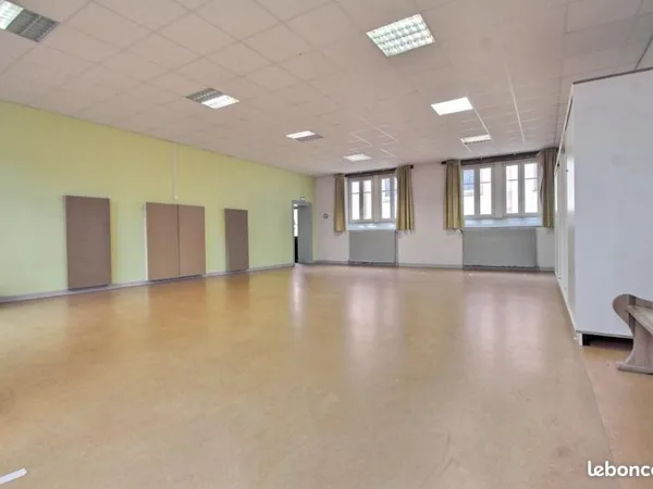 Maison 5 pièces 343 m²