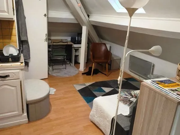 T1 bis meuble avec coin chambre