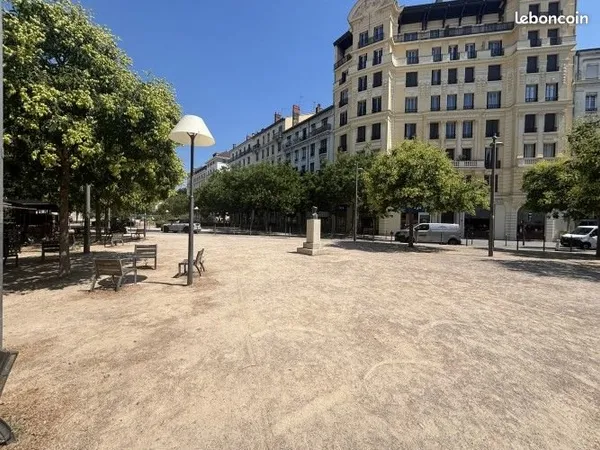 Commerce services 60 m²