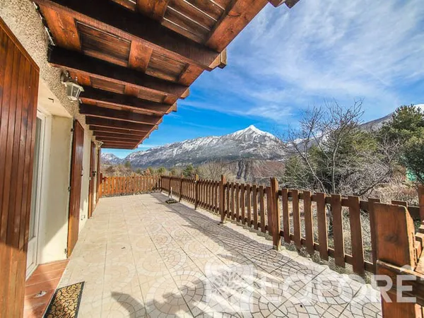 ** MAISON TYPE 4 - CHÂTEAUROUX-LES-ALPES - 4 pièces
