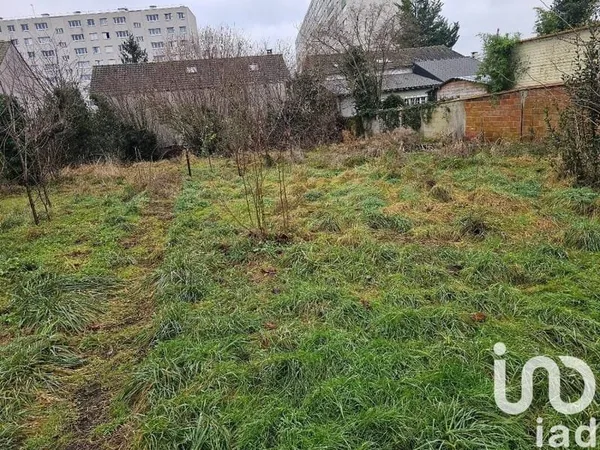 Terrain constructible 800 m²