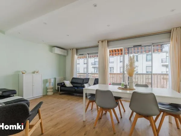 Appartement T4 de 90 m2 à Villeurbanne 69100, Rue Docteur Rollet