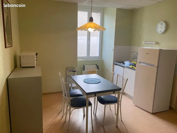 Appartement meublé de 47 m2 à louerà St Jean Delnous 12 170