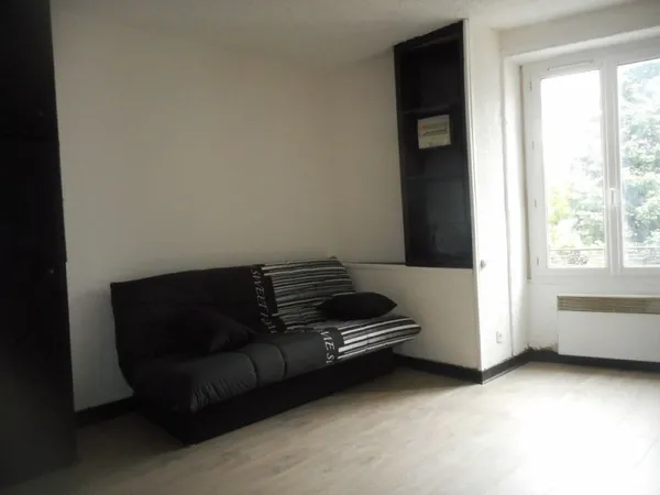 Studio meublé à 5 mn centre ville Villefranche