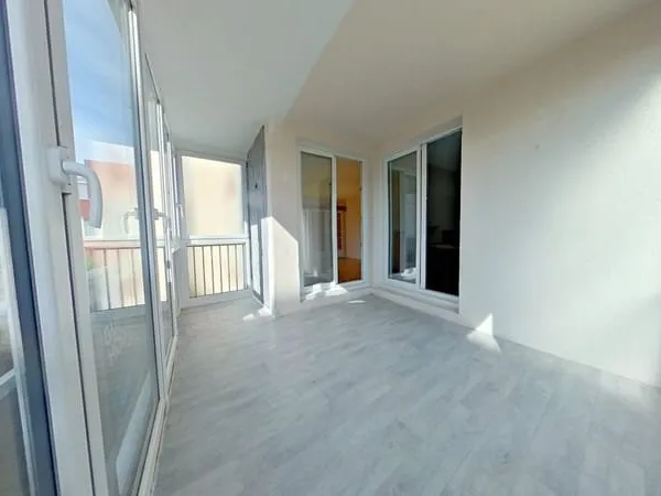 A VENDRE APPARTEMENT T5 SAINT-JACQUES - KERZU -GÉANT- DEUX PARKINGS DALLE BÉTON