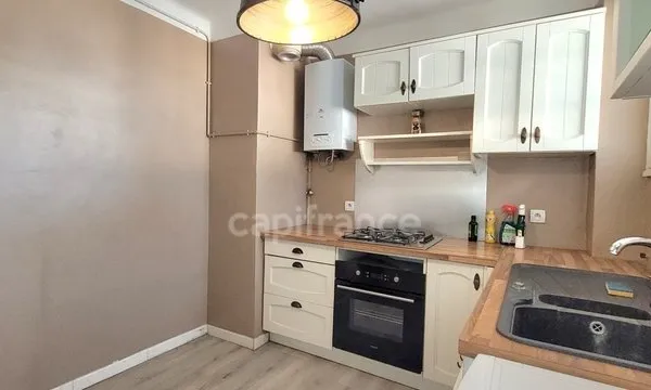 F1 33 m² + Loggia avec balcon, parking et cave - Tramway - Montpellier 34
