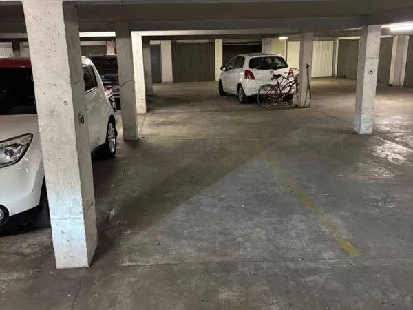 Parking 12 m²