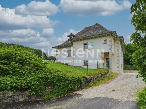A vendre à Marmanhac, sur terrain d'environ 1000 m², Maison de caractère de type 4 d'une surface d'e