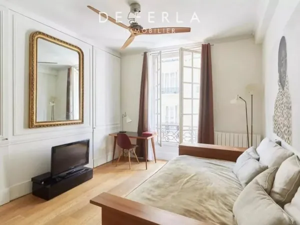 Studio renové - rue de Lille Paris 7e