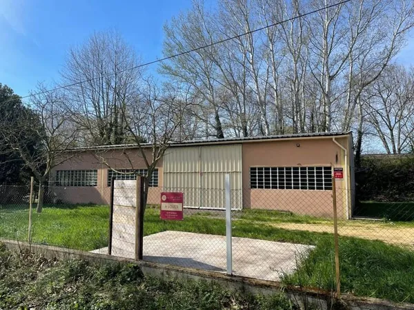 Entrepôt 200 m²