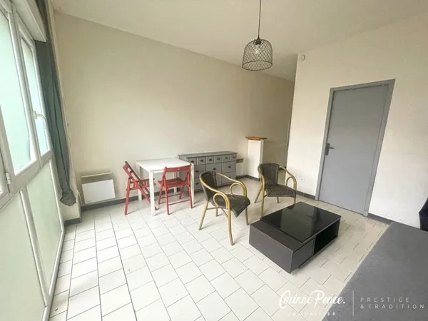 NIMES CENTRE VILLE IMMEUBLE DE RAPPORT 16 APPARTEMENTS CORIN