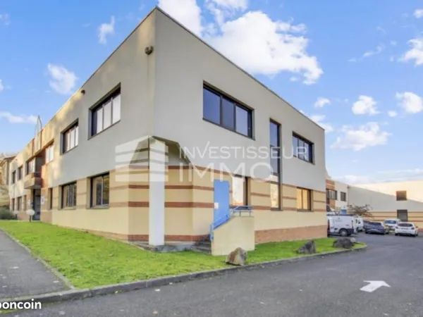 Local d'activité 518 m²