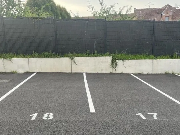 Parking 12 m² Loos