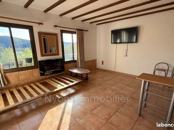 Studio 1 pièce 28 m²
