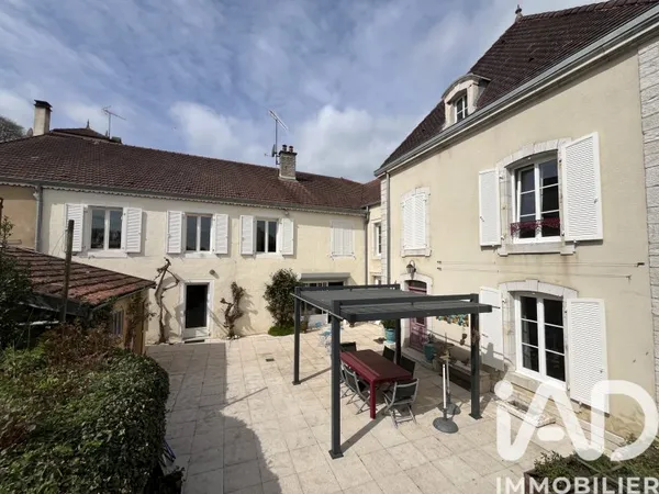 Maison 16 pièces 311 m²