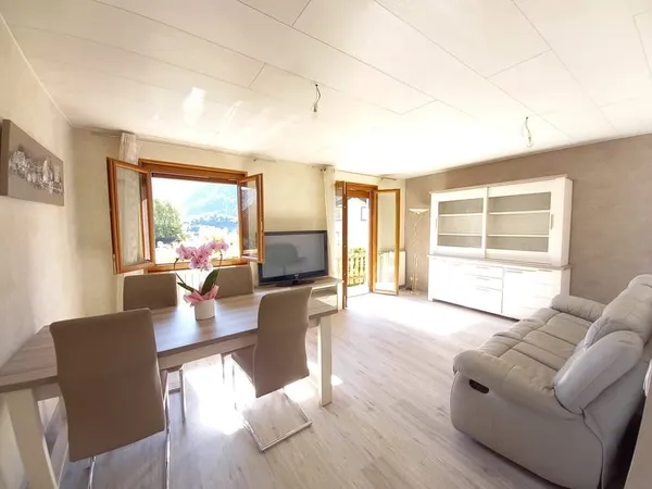 Maison individuelle avec deux logements - Villette, proche d