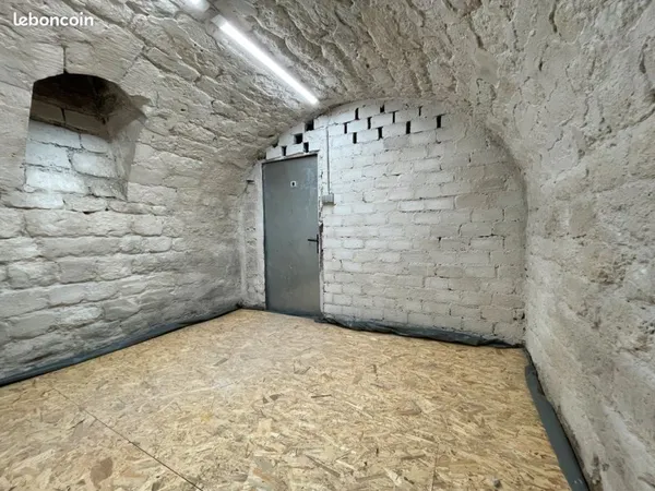 Cave vouté rénové 9m² - Rue de l'Exposition