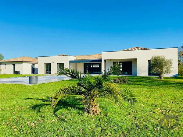 Villa contemporaine avec piscine Lesparre-Médoc !