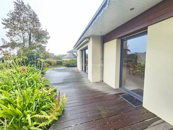 MAISON SPACIEUSE LANNION PROCHE CENTRE