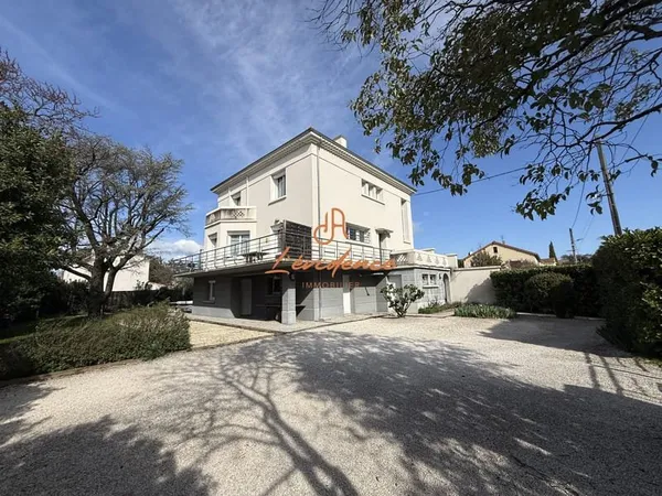 Montélimar : grande maison années 50, 235 m2, fort potentiel