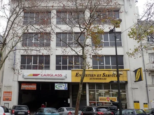 Stationnement Location Tours   106€