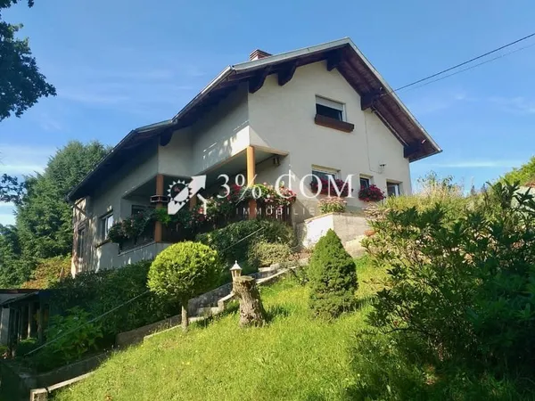 Maison avec grand terrain et dépendances