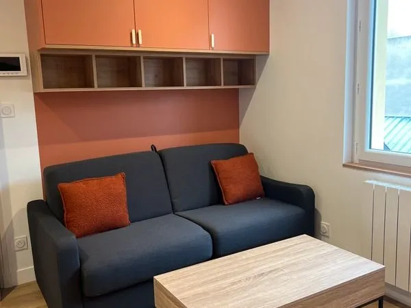 Studio neuf meublé
