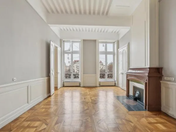 Vends t6 et plus - 198.36m² - Lyon 2Ème 69002