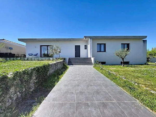 Maison Blanquefort centre 5 pièces 150 m2