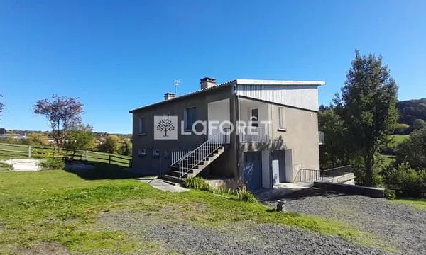 Immeuble 160 m² de 2 lots à ST-FLOUR