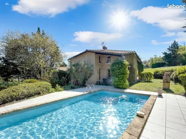 Villa 5 pièces 160 m²